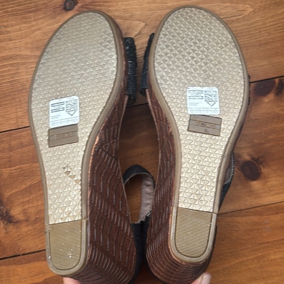 TOMS | Clarissa Wedge Sandal in Black Metallic Linen Size 9.5US - Picture 12 of 14